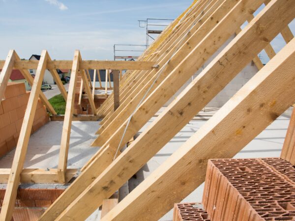 Entreprise de pose et r&eacute;novation de charpente traditionnelle &agrave; c&ocirc;t&eacute; d’Obernai et Colmar Erstein 1